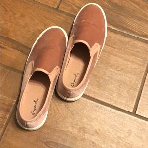 Rose Velvet slip ons